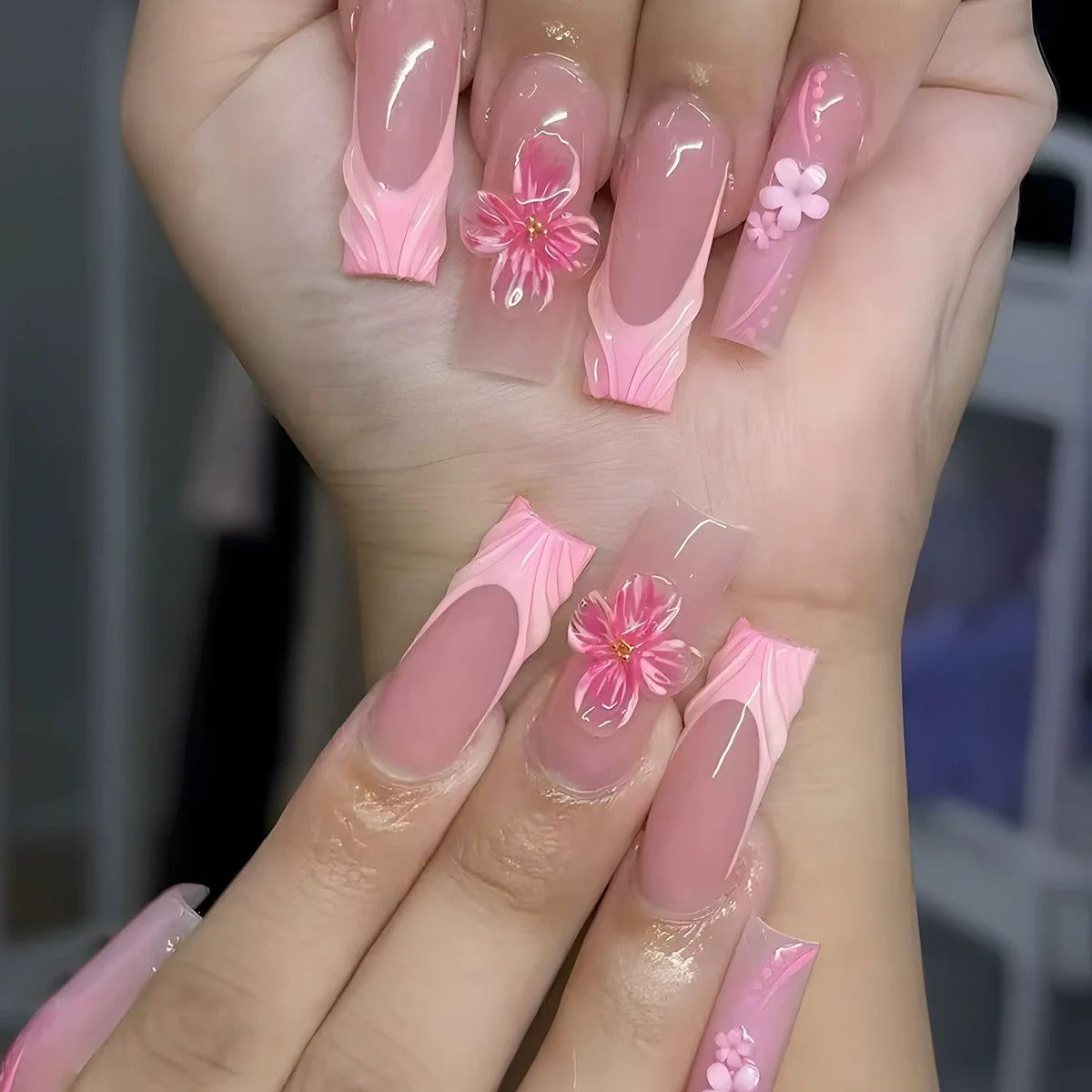 24Pcs Medium Square Pink Flowers Press on Nails