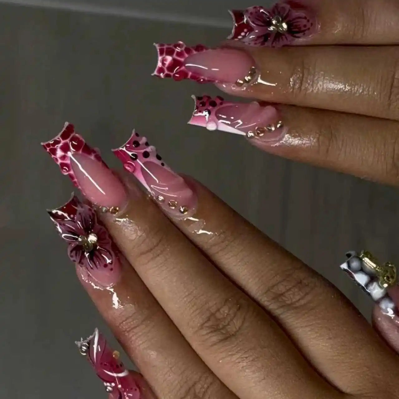 24Pcs Medium Square Pink Flowers Press on Nails