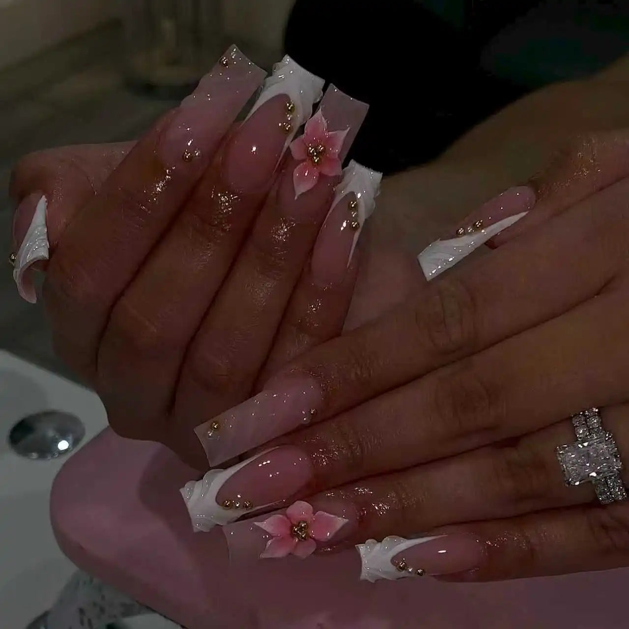 24Pcs Medium Square Pink Flowers Press on Nails